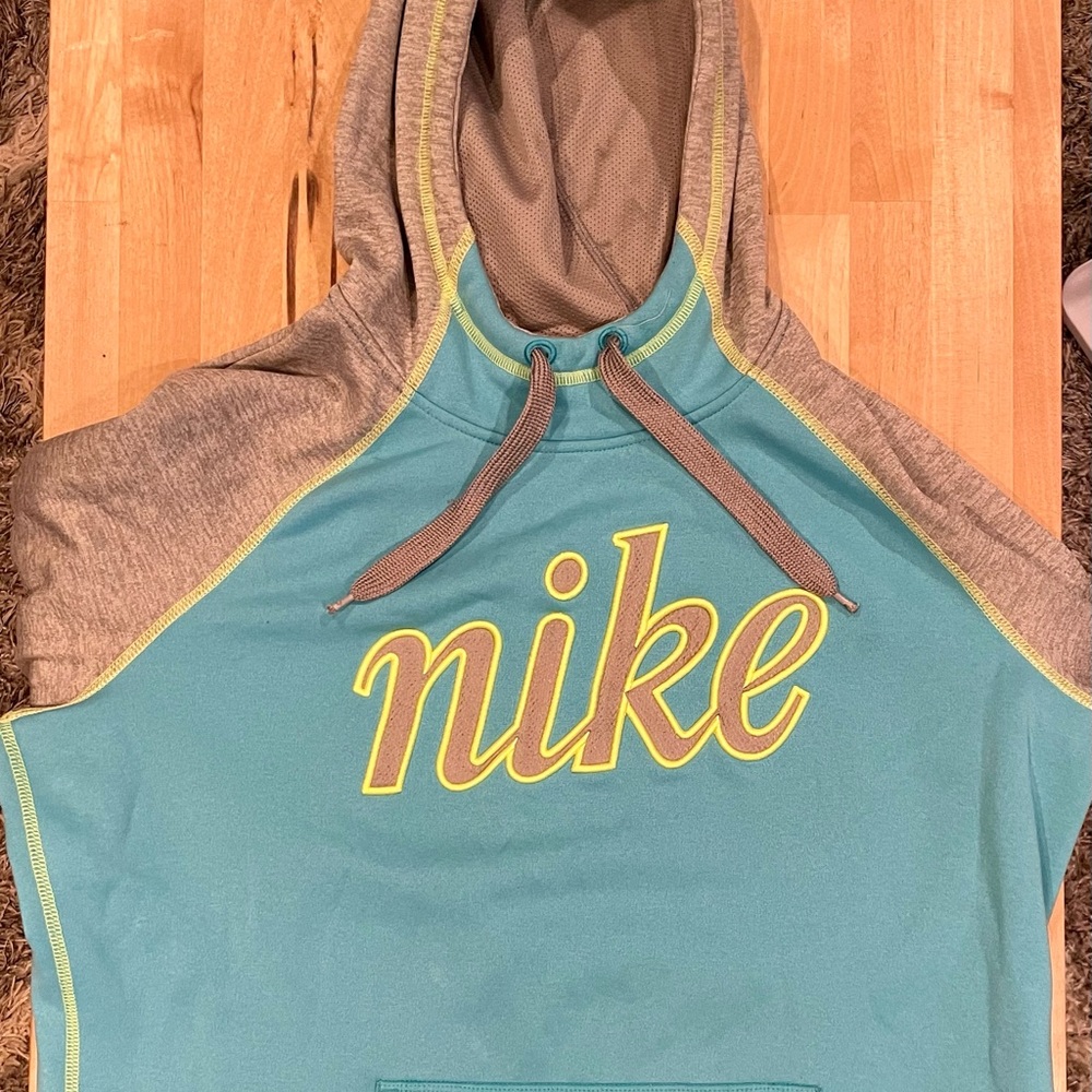 Nike Therma fit hoodie size L womens preowned